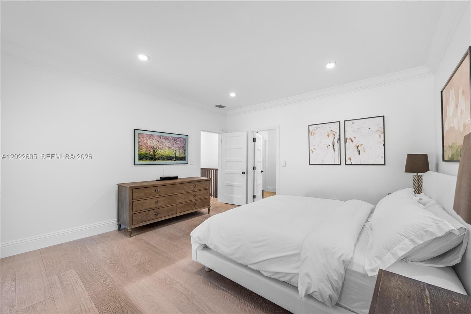 5236 Pine Tree Dr, Miami Beach FL 33140 — 33