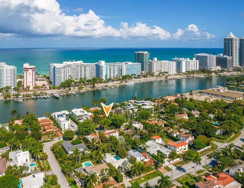 5236 Pine Tree Dr, Miami Beach FL 33140 — 48
