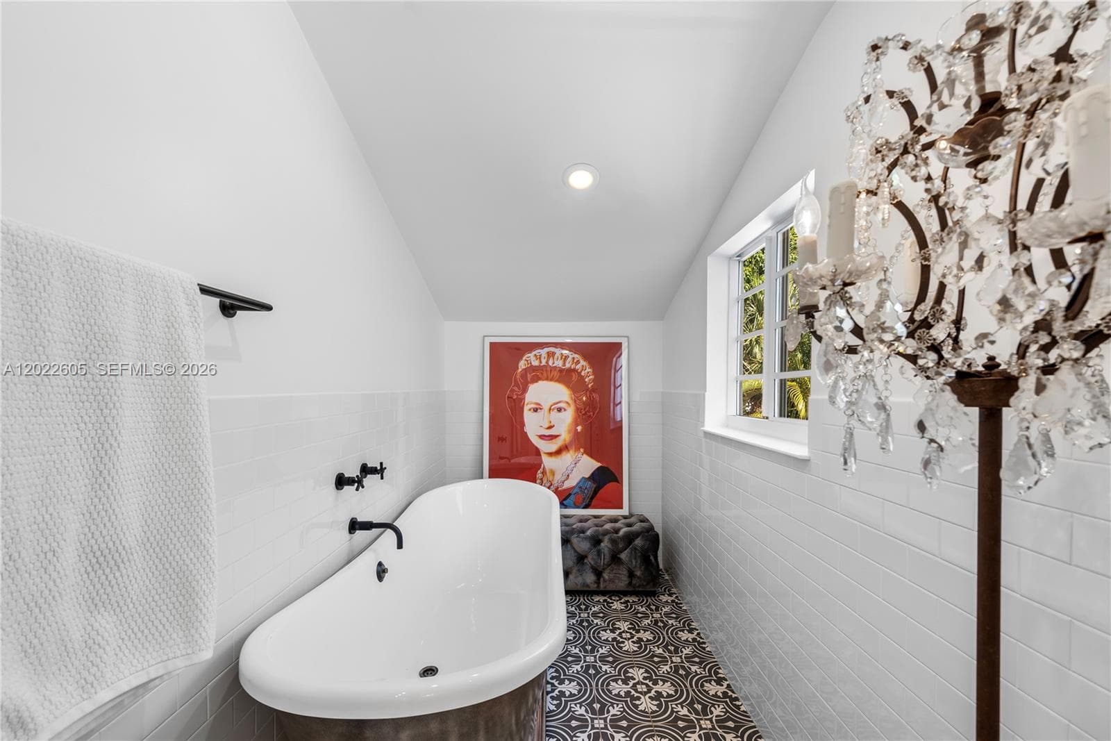 5236 Pine Tree Dr, Miami Beach FL 33140 — 39