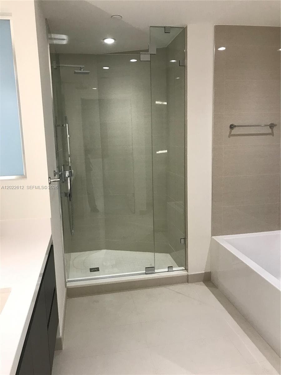 851 NE 1st Ave # 207, Miami FL 33132 — 5