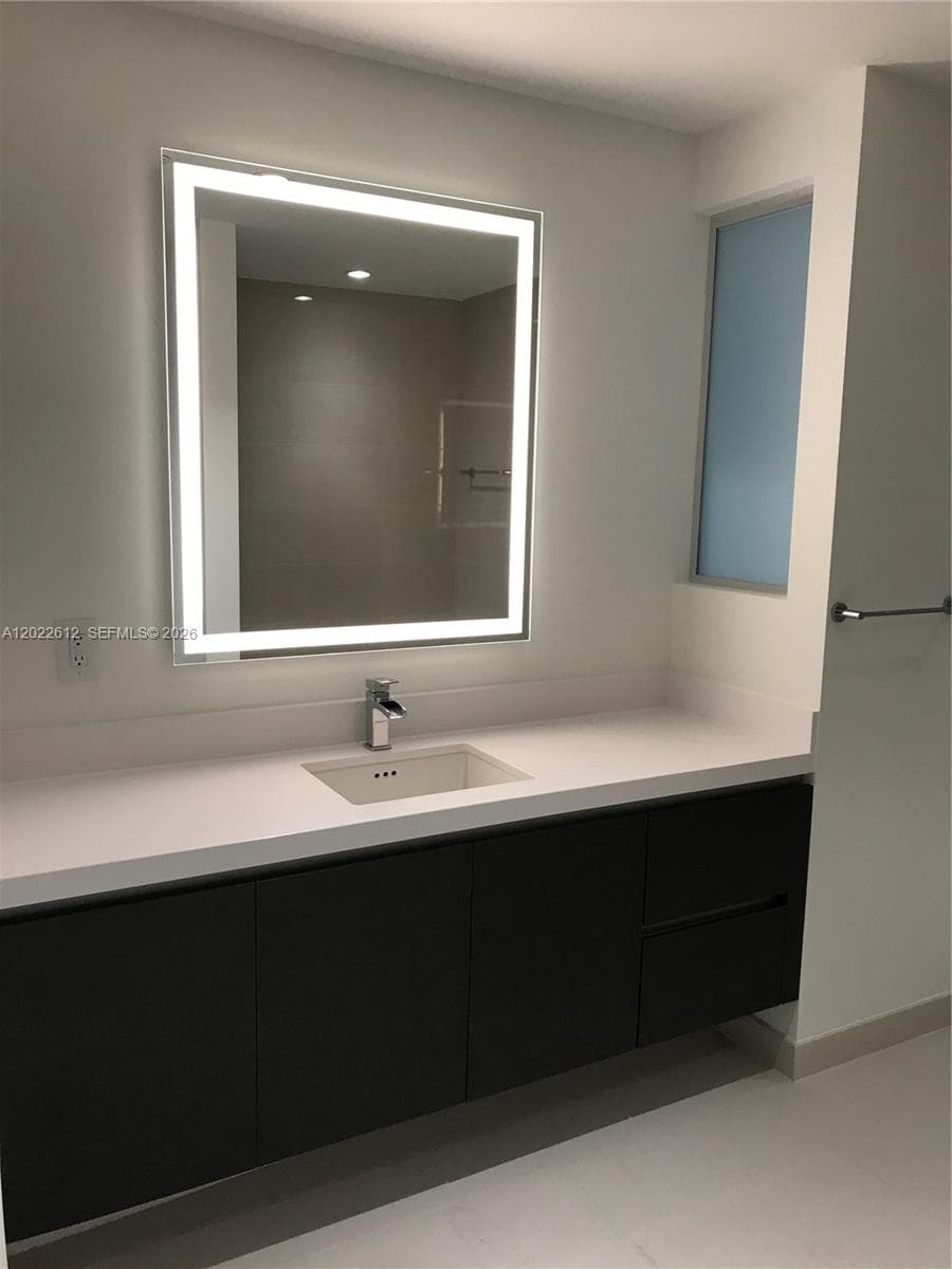 851 NE 1st Ave # 207, Miami FL 33132 — 4