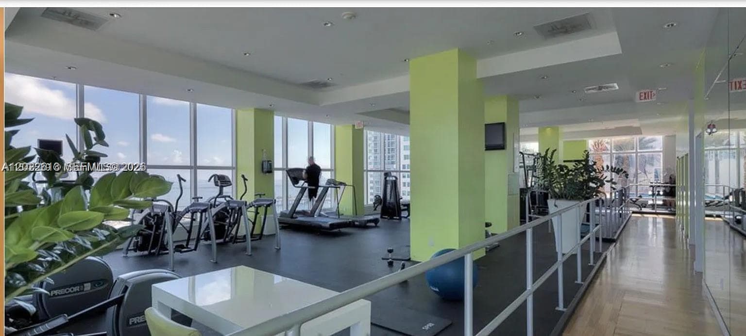133 NE 2nd Ave # 2302, Miami FL 33132 — 20