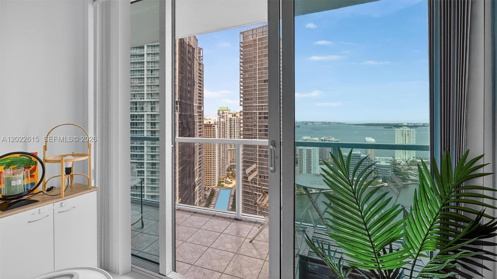 500 Brickell Ave # 4102, Miami FL 33131 — 37