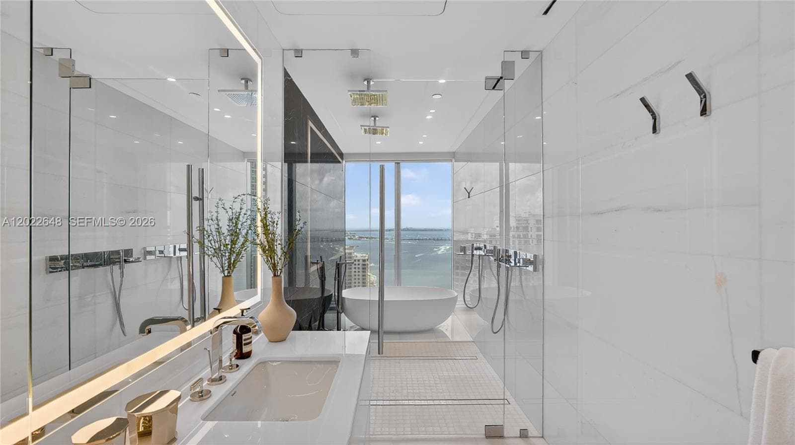 300 Biscayne Blvd Way # 3604, Miami FL 33131 — 32