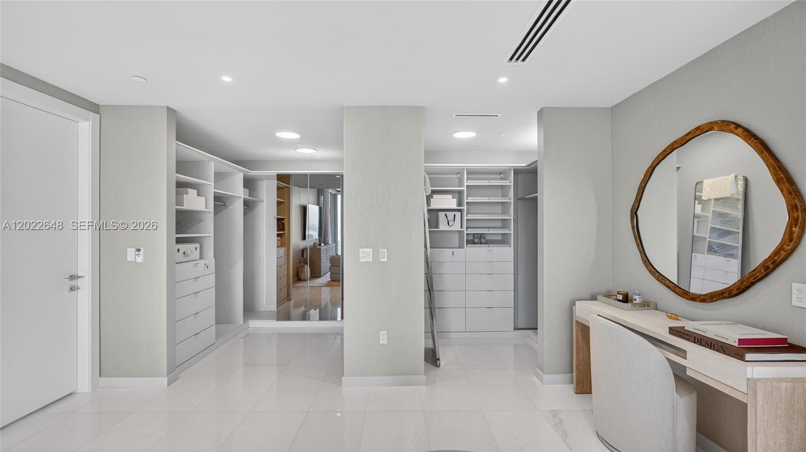 300 Biscayne Blvd Way # 3604, Miami FL 33131 — 29