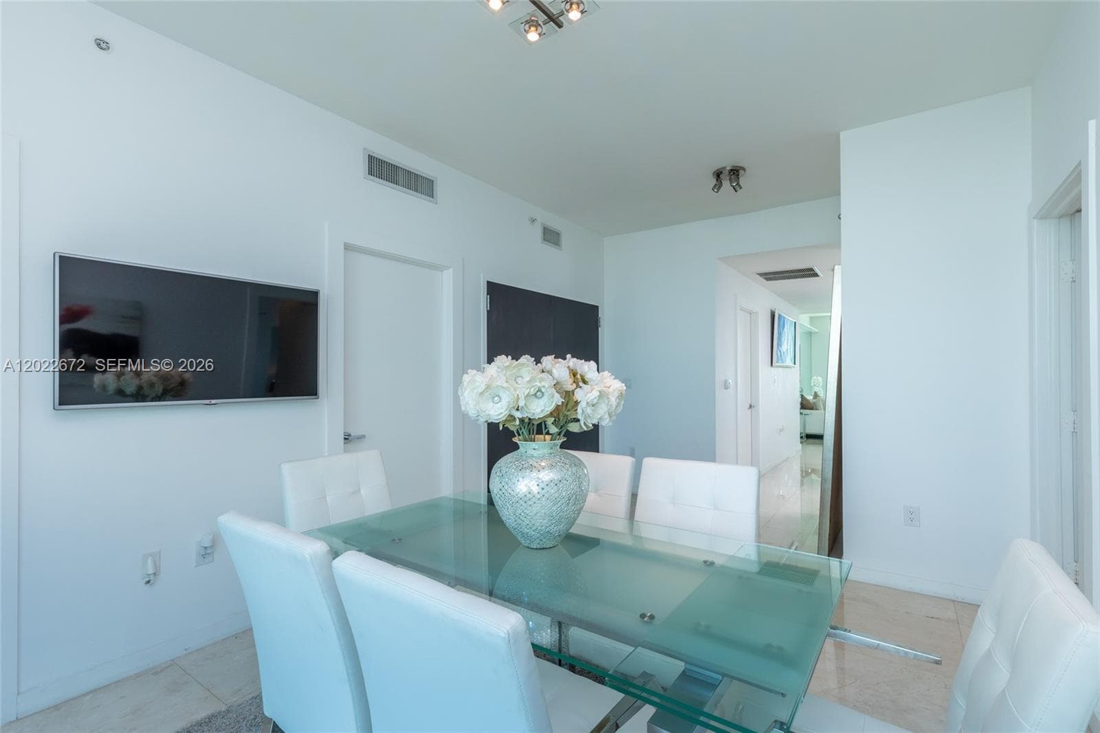 900 Biscayne Blvd # 2002, Miami FL 33132 — 17