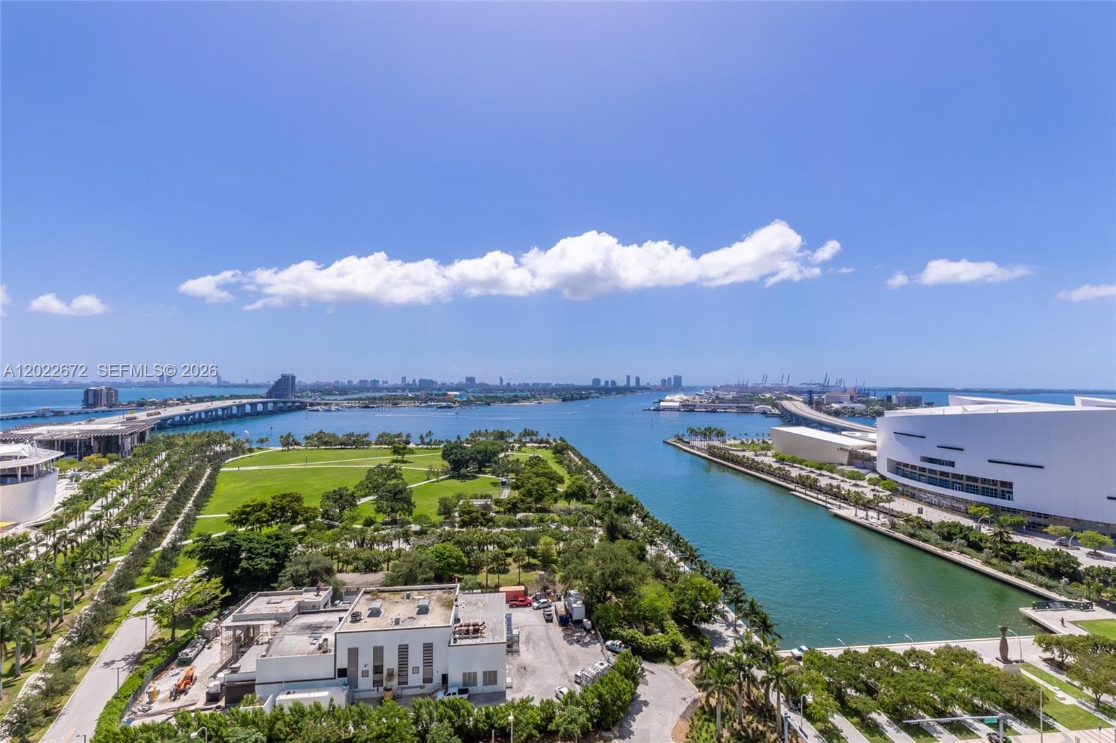 900 Biscayne Blvd # 2002, Miami FL 33132 — 32