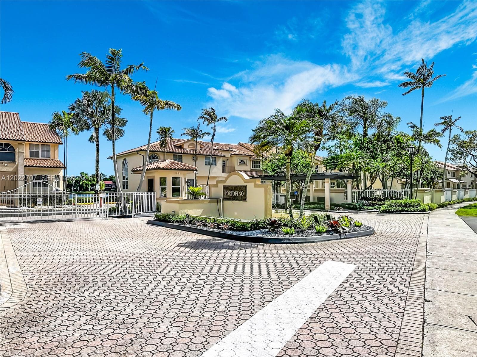 781 NE 195th St, Miami FL 33179 — 10