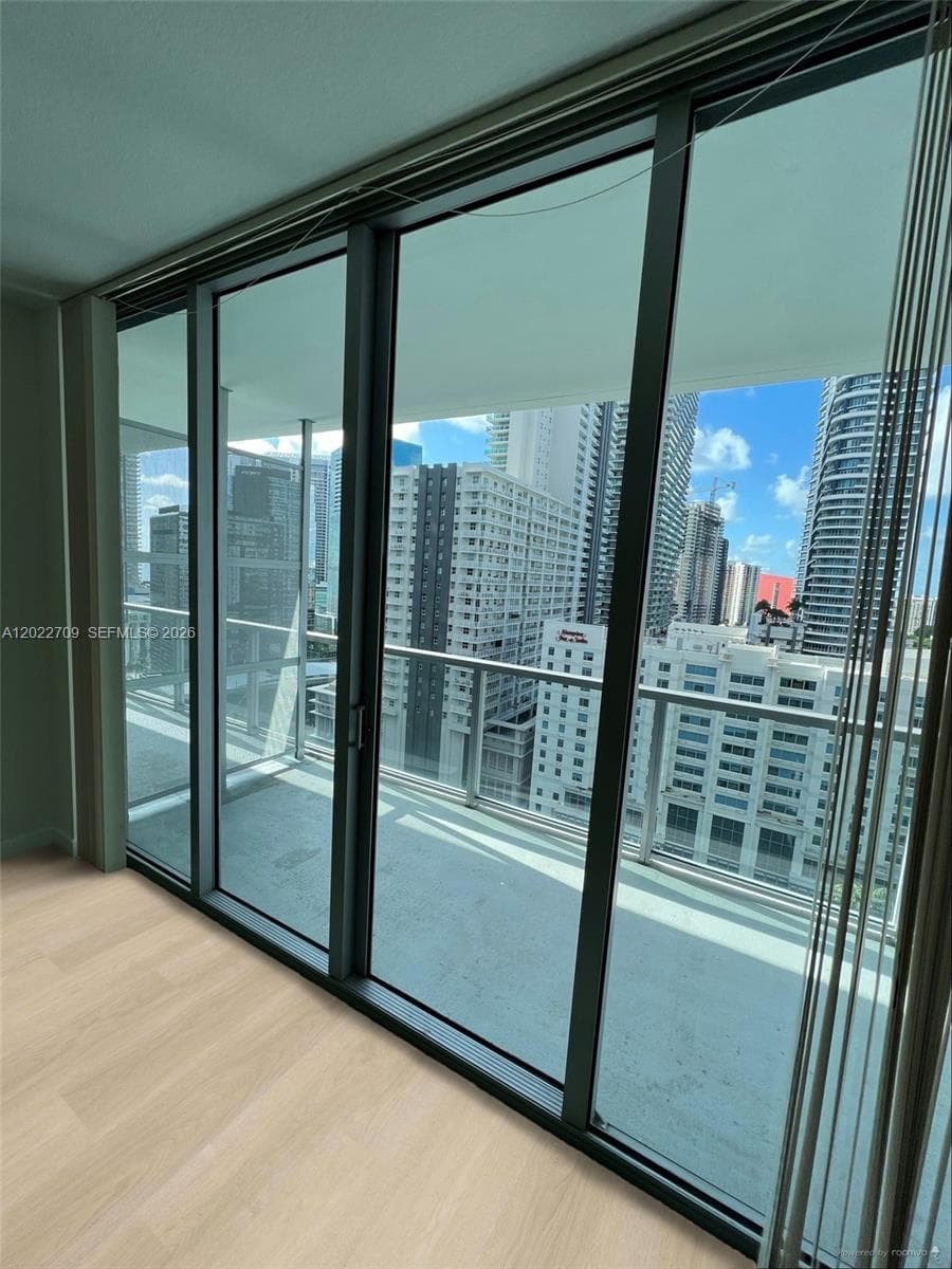 1111 SW 1st Ave # 2118, Miami FL 33130 — 6