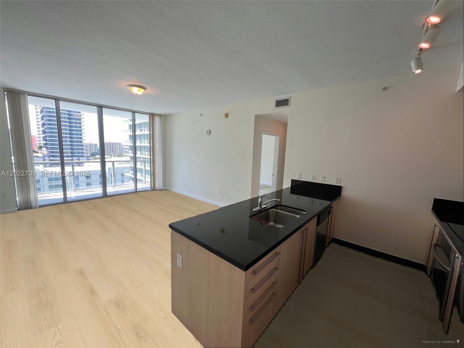 1111 SW 1st Ave # 2118, Miami FL 33130 — 1
