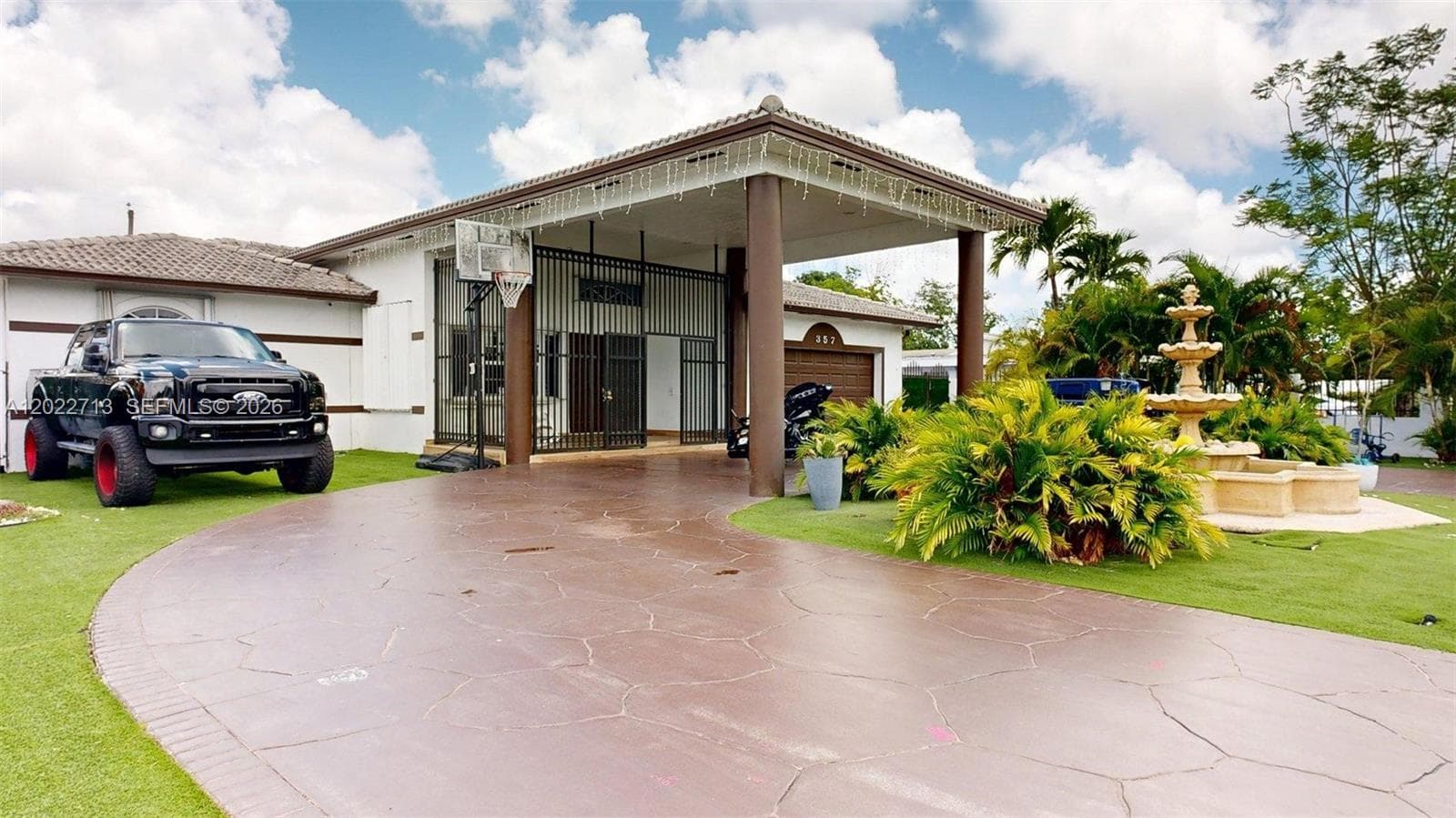 357 W 44th St, Hialeah FL 33012 — 2
