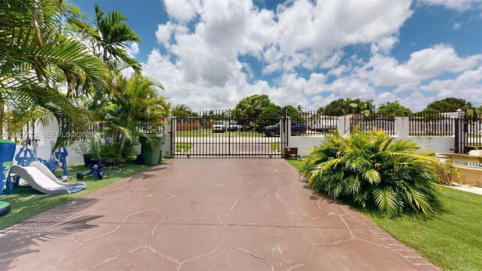 357 W 44th St, Hialeah FL 33012 — 6