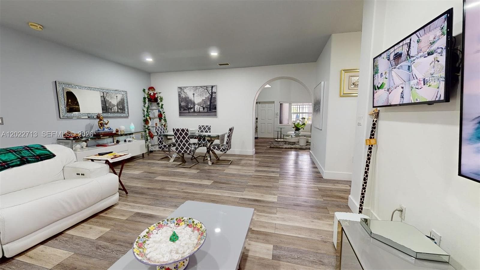 357 W 44th St, Hialeah FL 33012 — 16