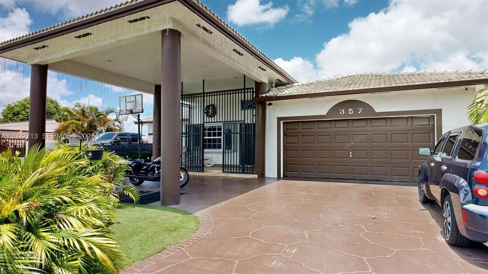 357 W 44th St, Hialeah FL 33012 — 1