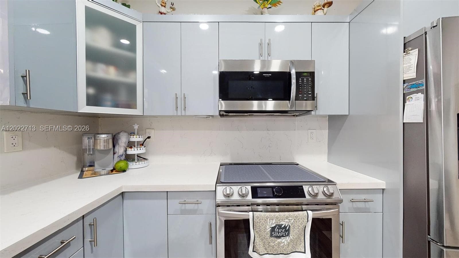 357 W 44th St, Hialeah FL 33012 — 20