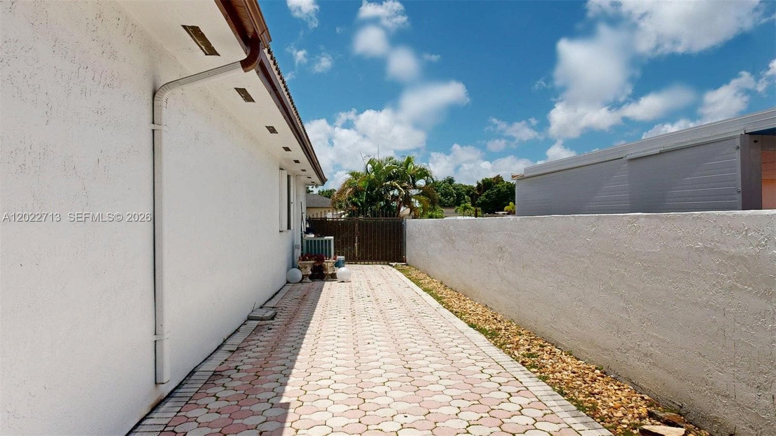 357 W 44th St, Hialeah FL 33012 — 82