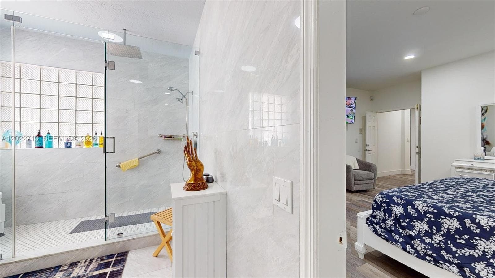 357 W 44th St, Hialeah FL 33012 — 33