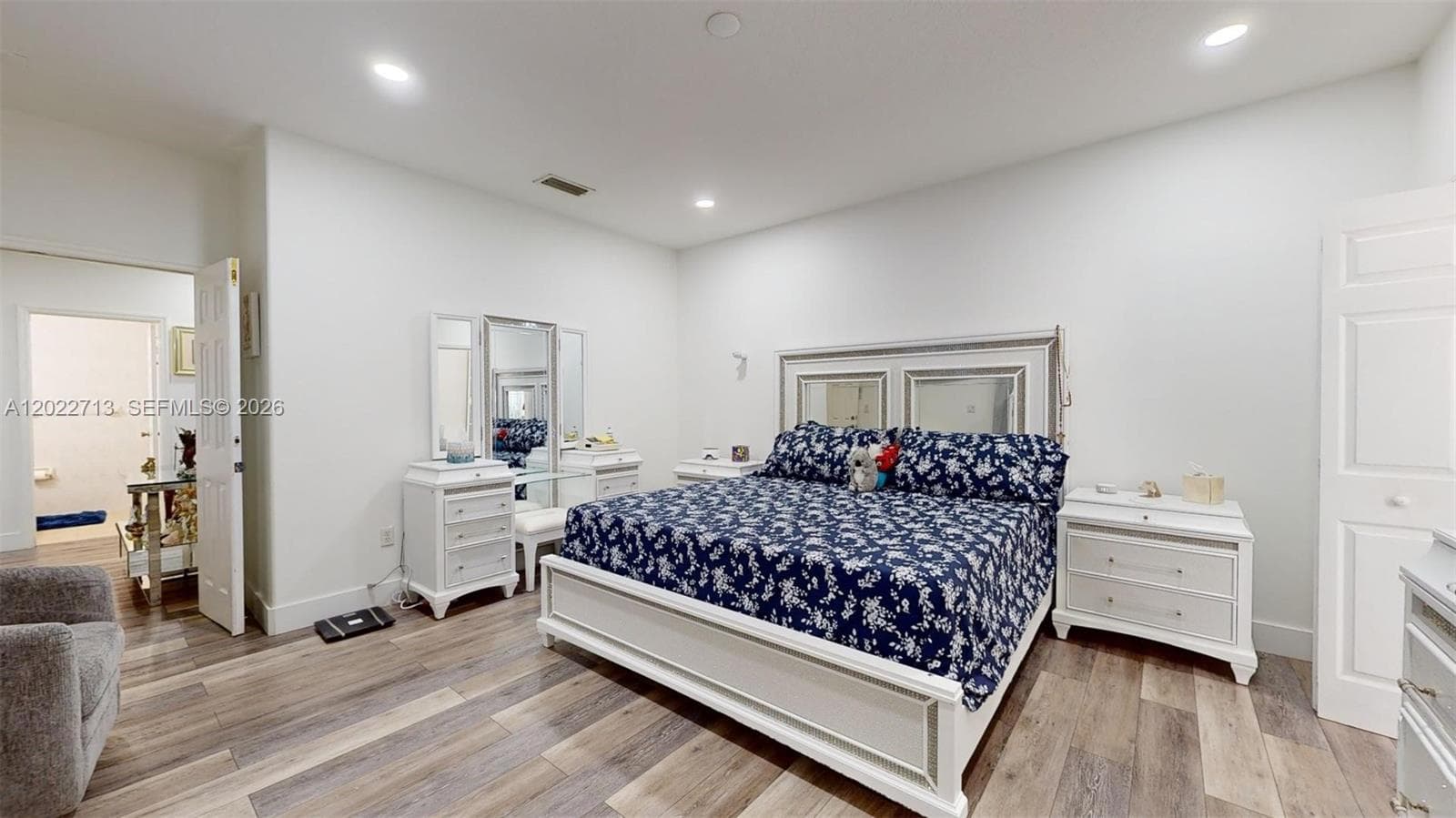 357 W 44th St, Hialeah FL 33012 — 29