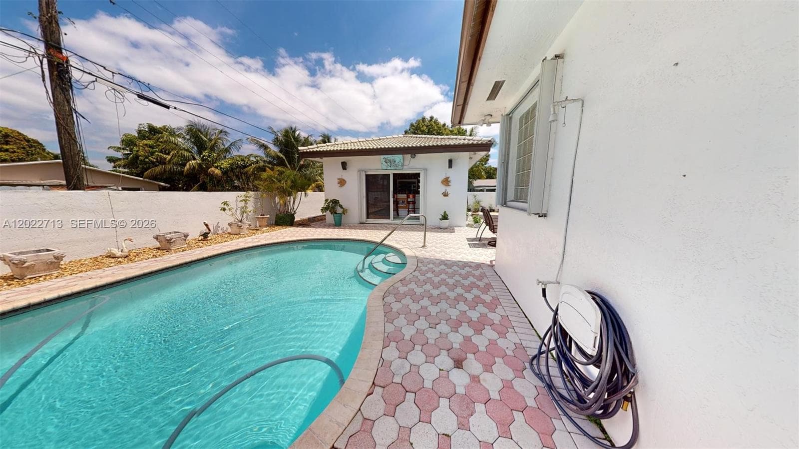 357 W 44th St, Hialeah FL 33012 — 70