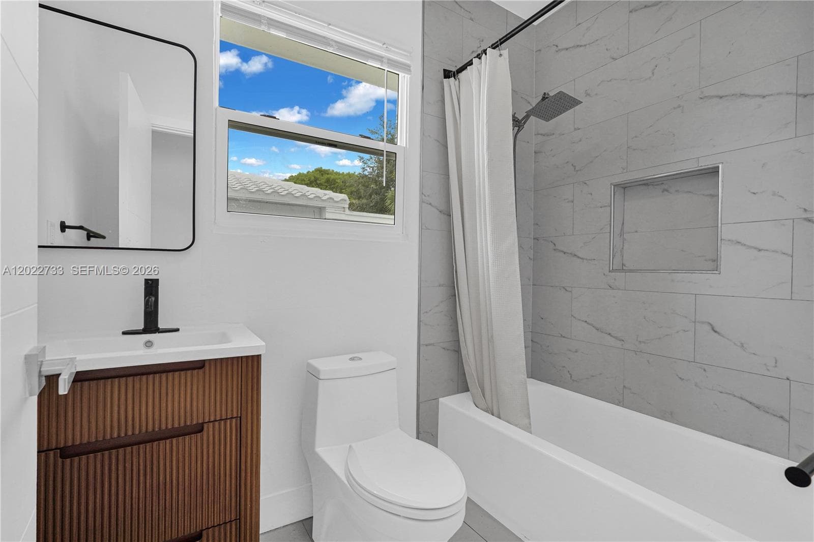 21 NE 48th St # 2, Miami FL 33137 — 12