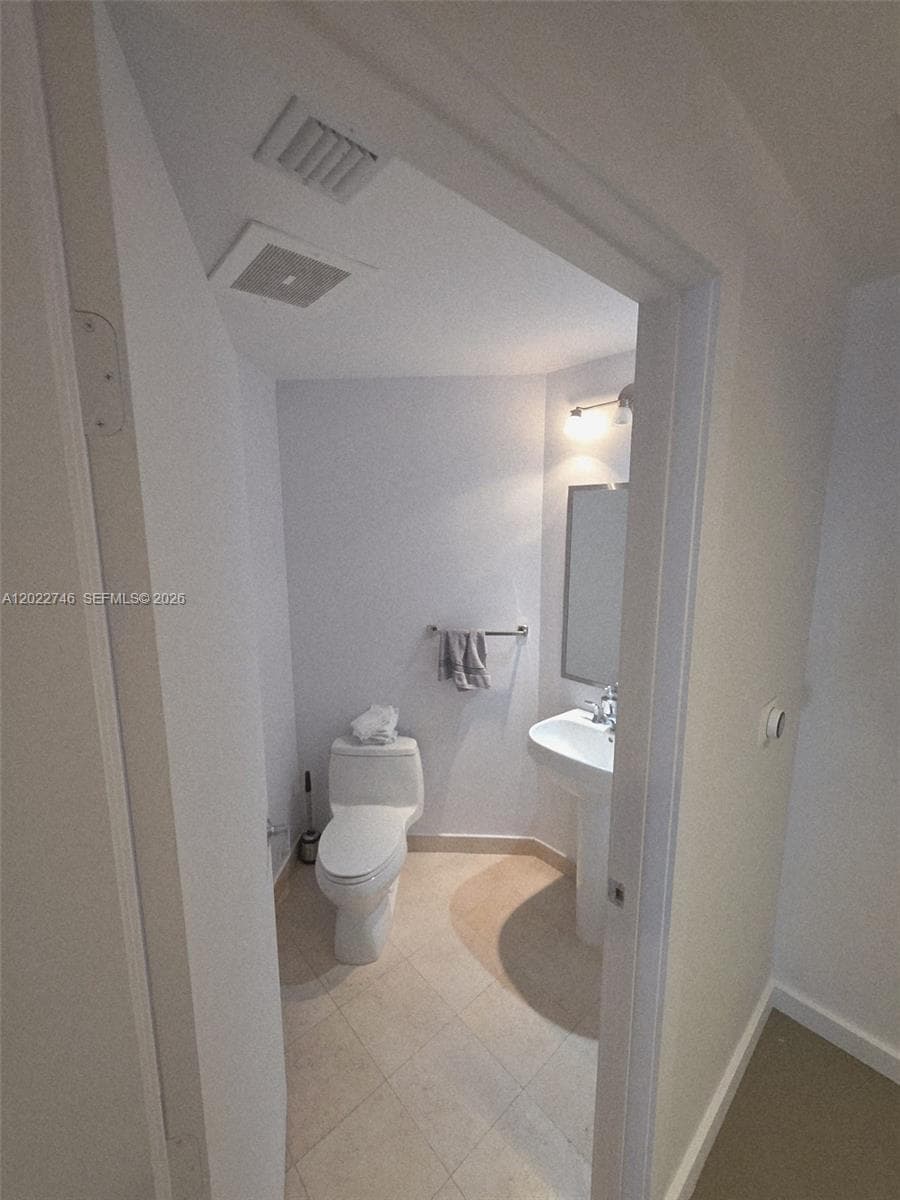 1060 Brickell Ave # 2201, Miami FL 33131 — 36