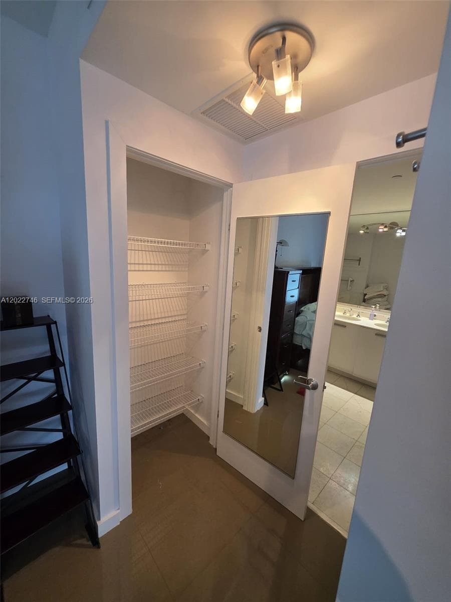 1060 Brickell Ave # 2201, Miami FL 33131 — 24