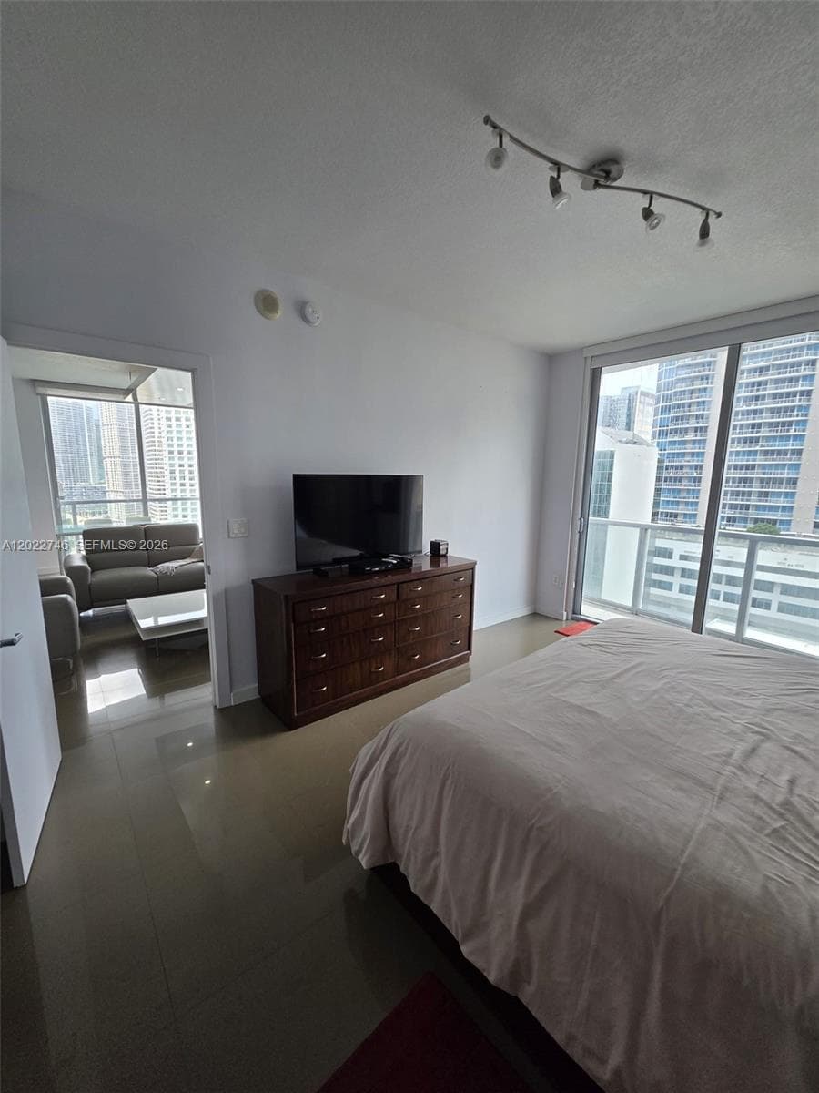 1060 Brickell Ave # 2201, Miami FL 33131 — 38