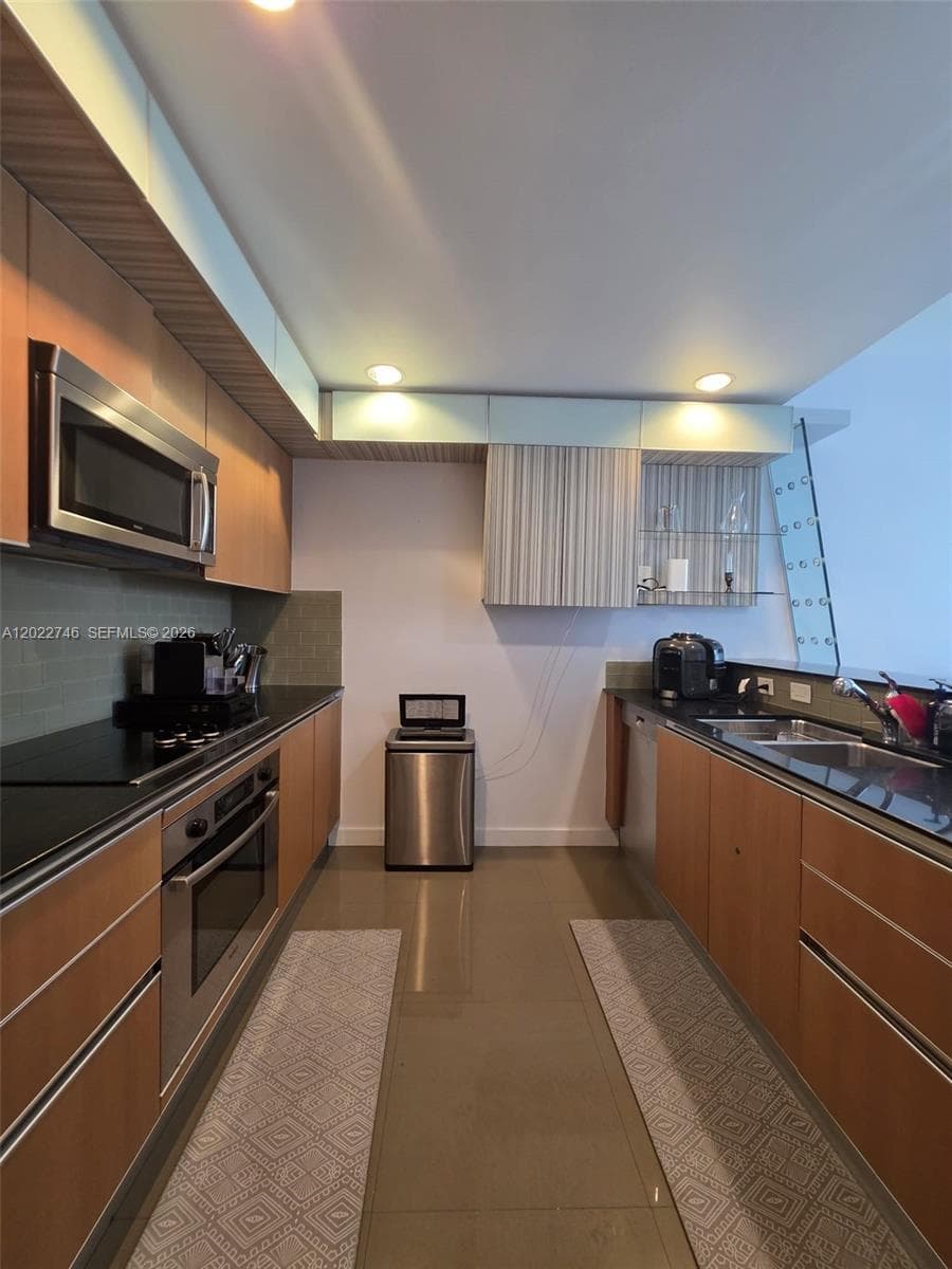 1060 Brickell Ave # 2201, Miami FL 33131 — 18