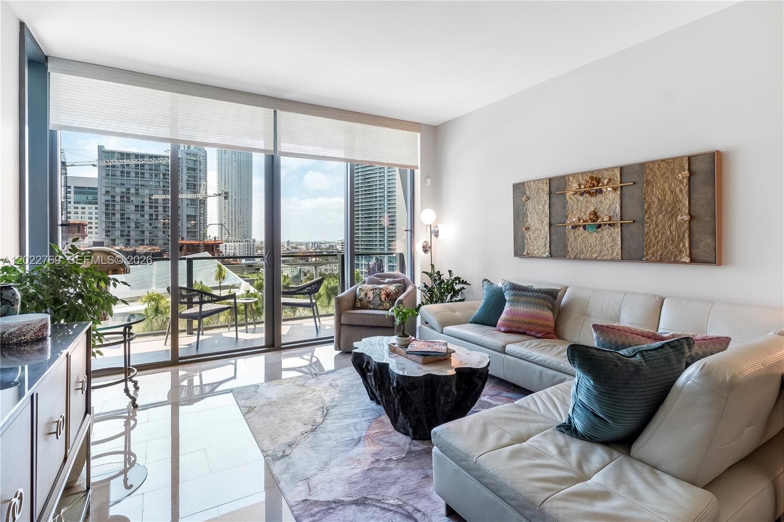 68 SE 6th Street # 810, Miami FL 33131 — 6