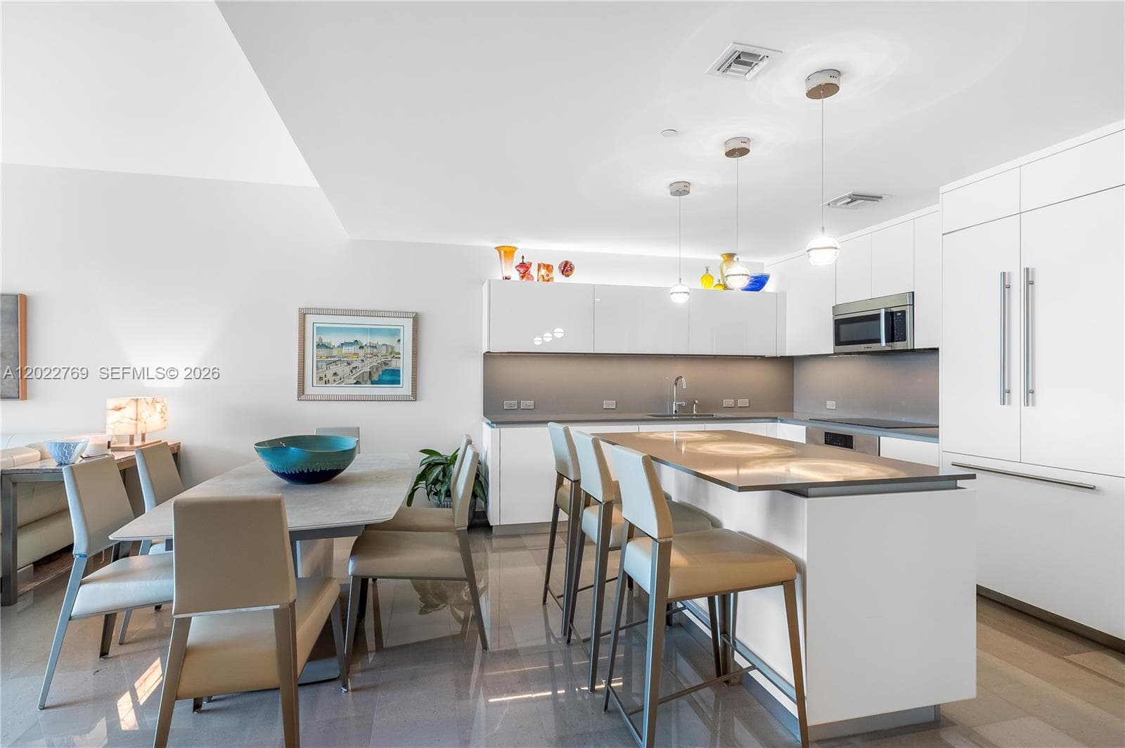 68 SE 6th Street # 810, Miami FL 33131 — 3