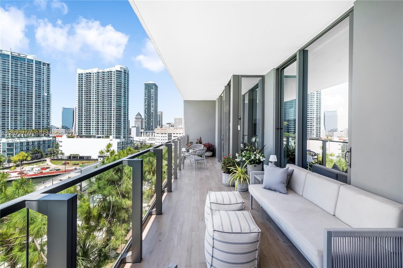 68 SE 6th Street # 810, Miami FL 33131 — 11