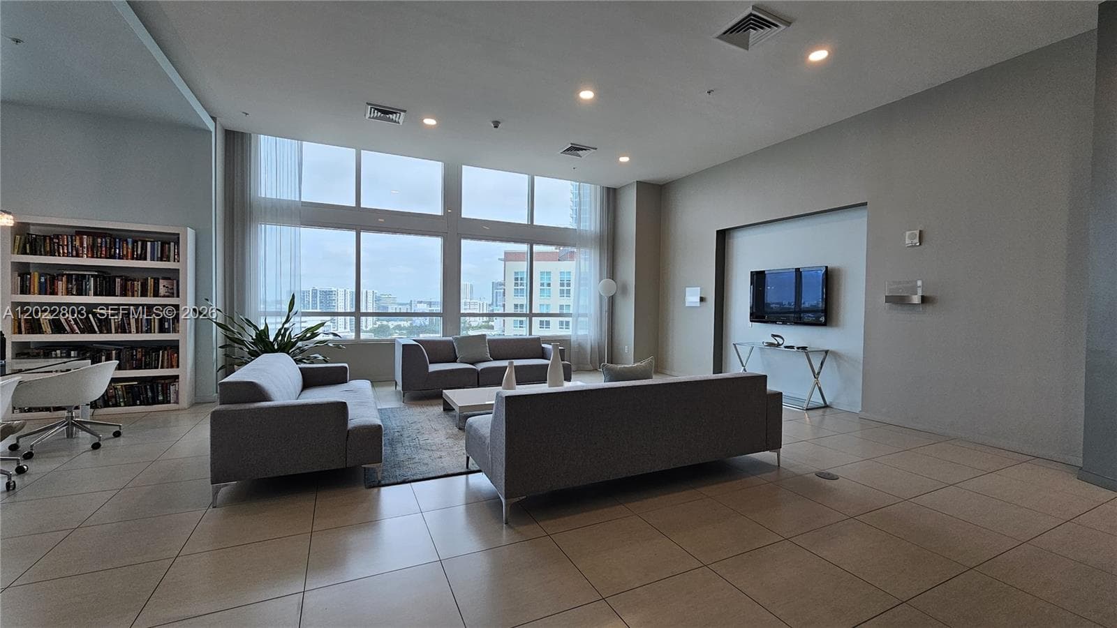 1900 N Bayshore Dr # 3717, Miami FL 33132 — 20