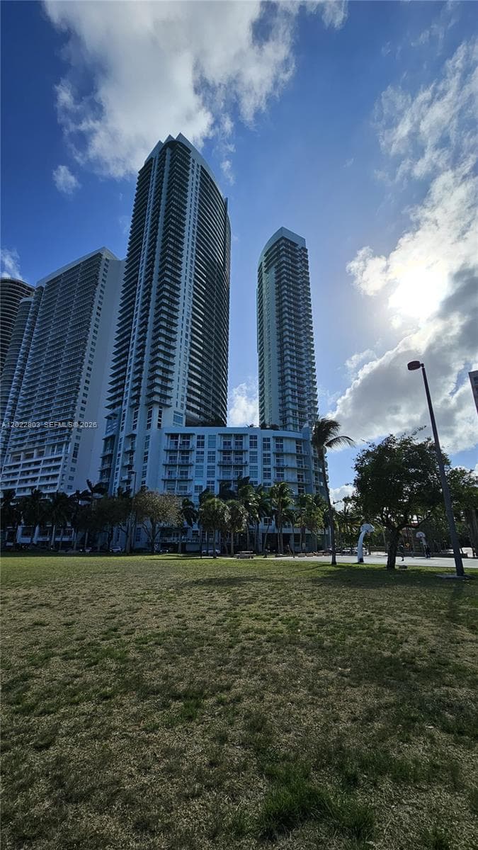 1900 N Bayshore Dr # 3717, Miami FL 33132 — 21