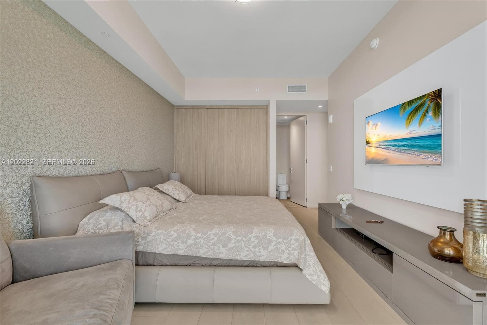18975 Collins Ave # 2802, Sunny Isles Beach FL 33160 — 44