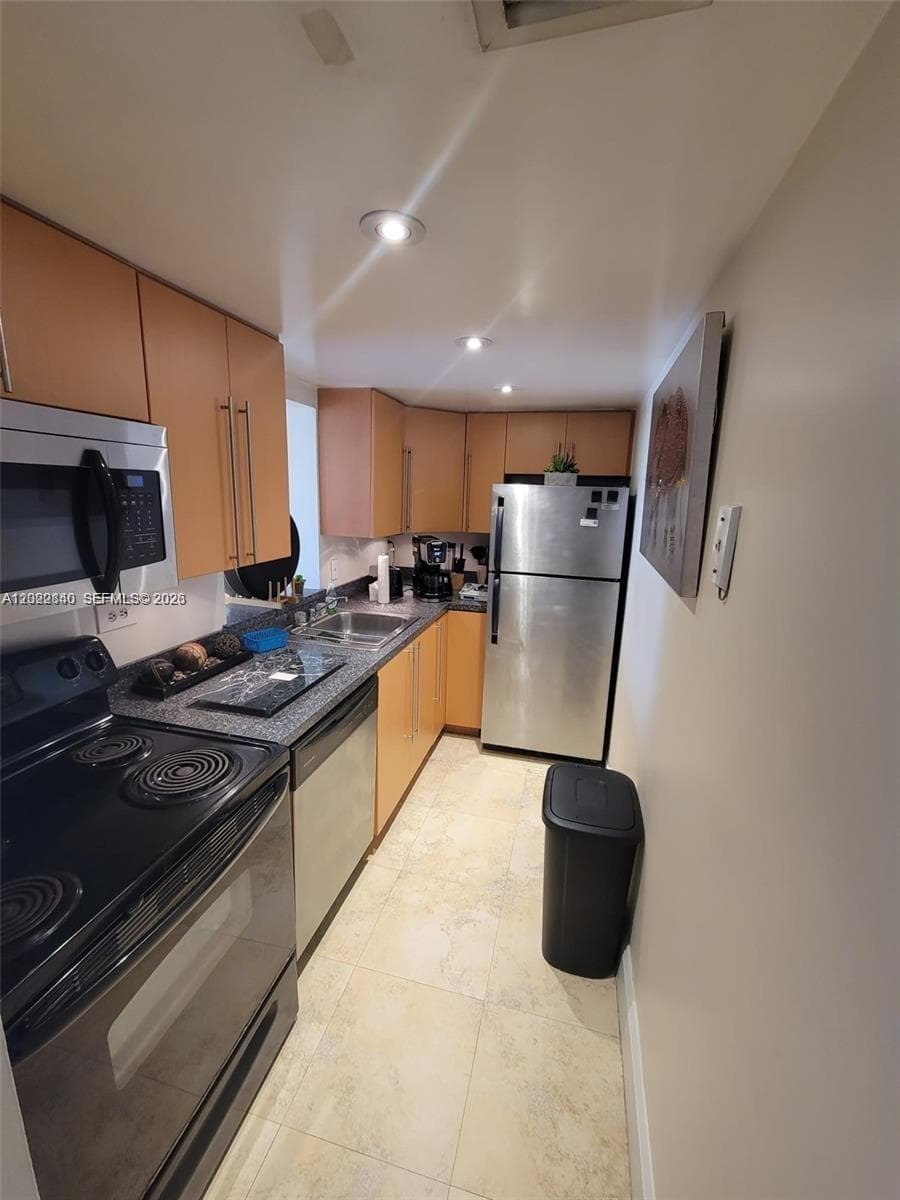 1740 NW N River Dr # 512, Miami FL 33125 — 3