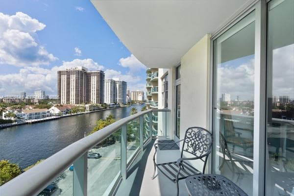 19390 Collins Ave # 817, Sunny Isles Beach FL 33160 — 19