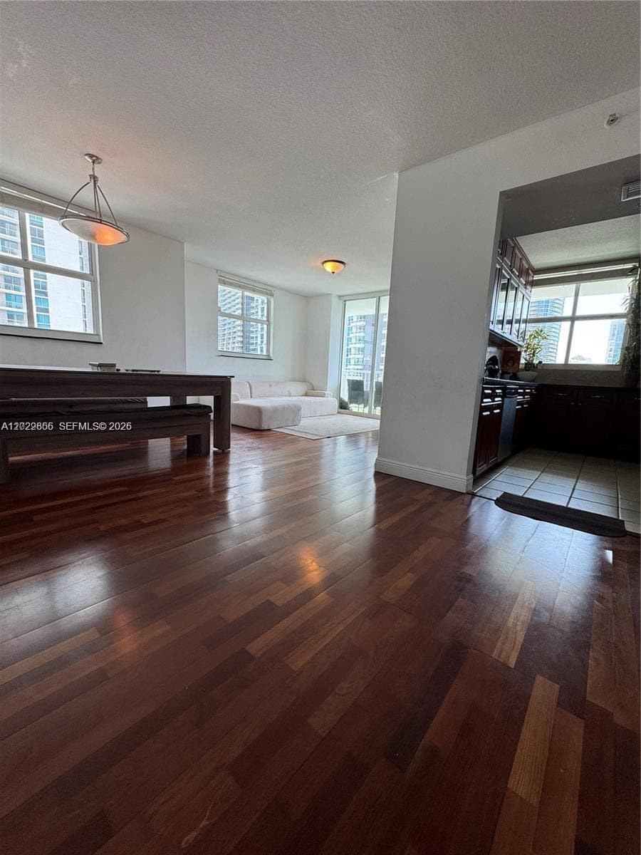 1250 S Miami Ave # 2214, Miami FL 33130 — 6