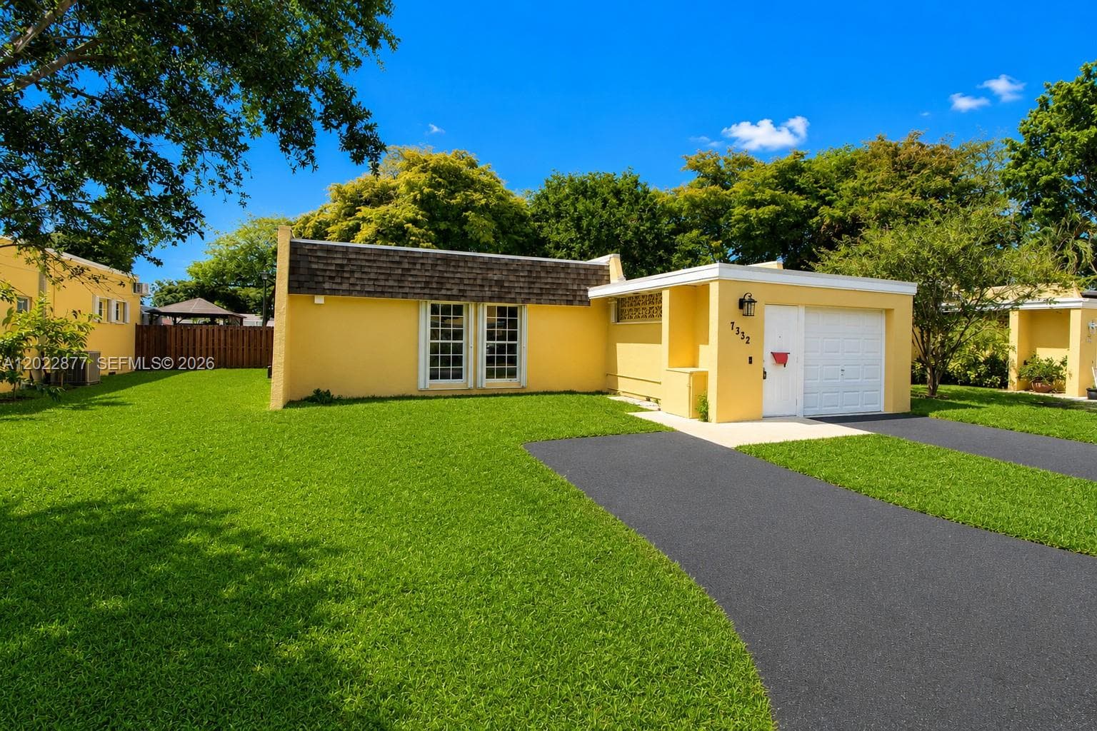7332 Bay Hill Dr, Hialeah FL 33015 — 26