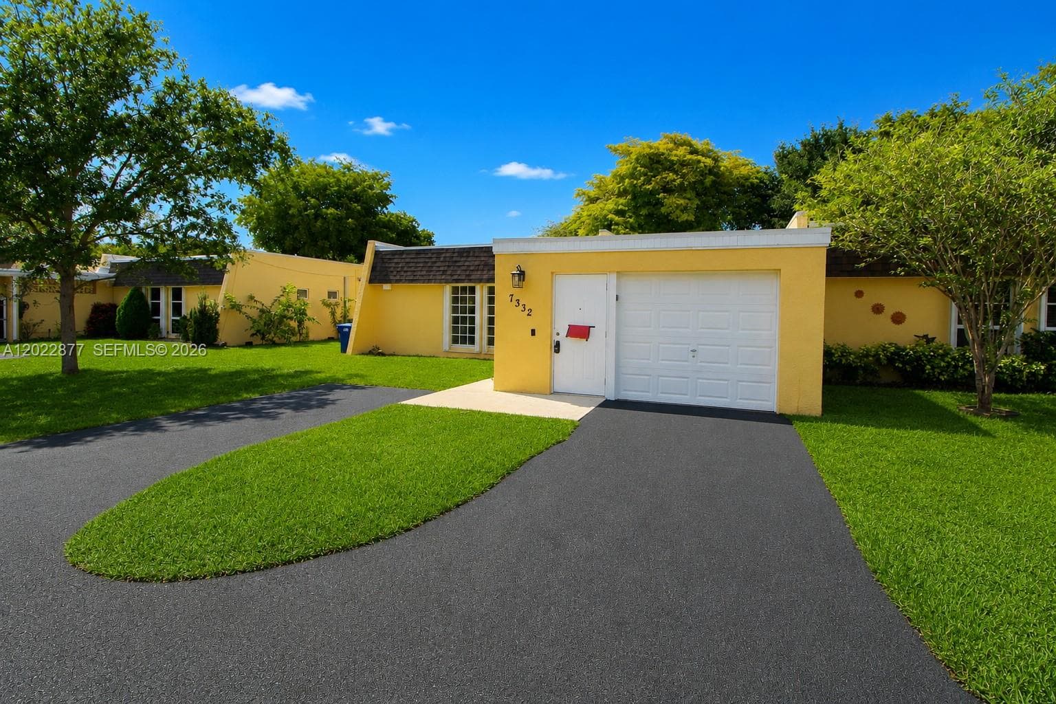 7332 Bay Hill Dr, Hialeah FL 33015 — 25