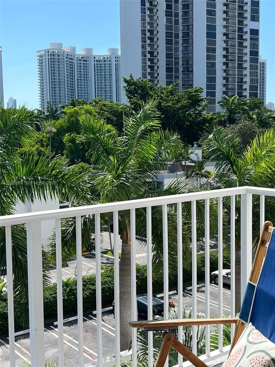 2851 NE 183rd St # 405E, Aventura FL 33160 — 5