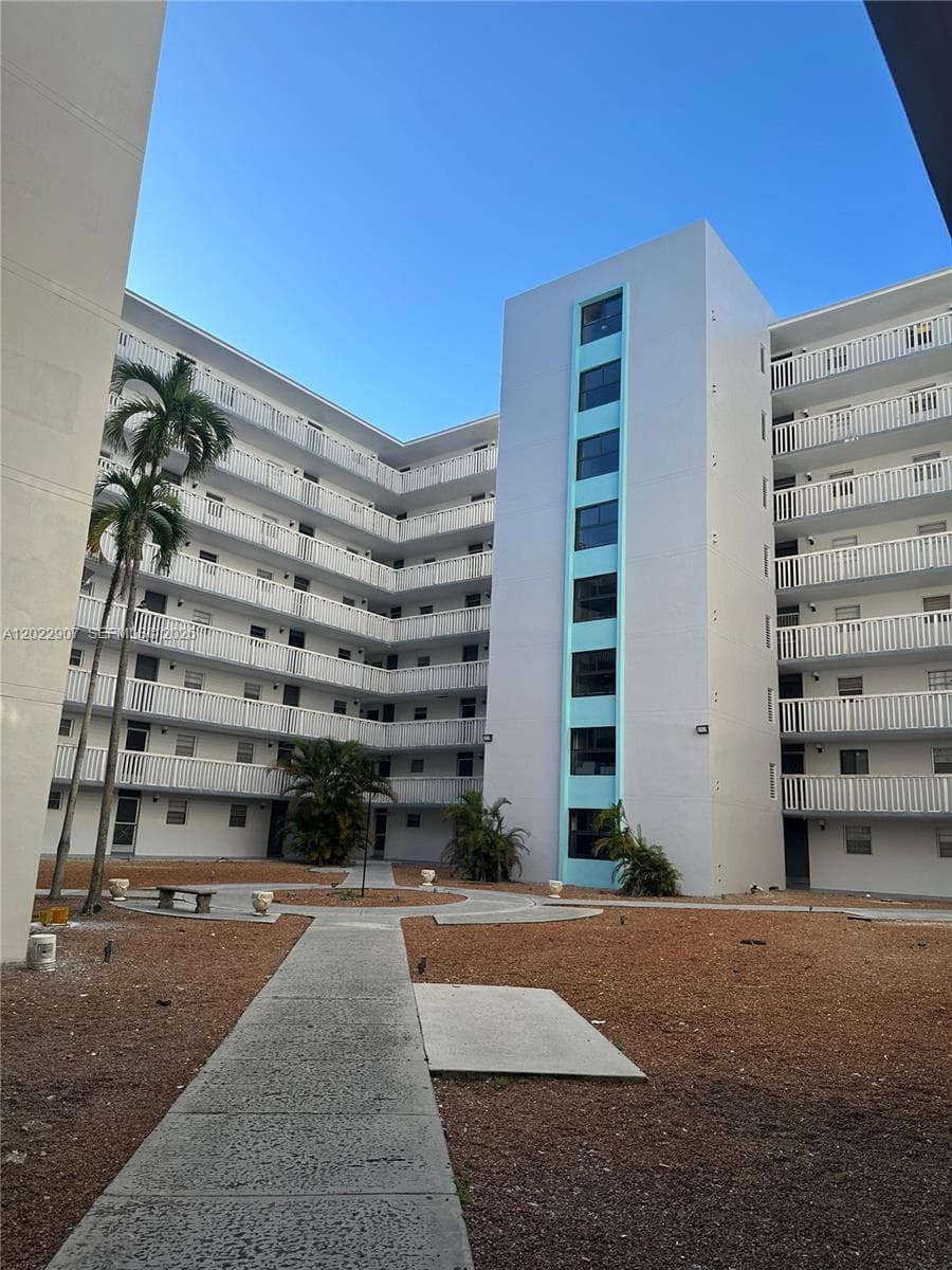 15600 NW 7th Ave # 507, Miami FL 33169 — 2