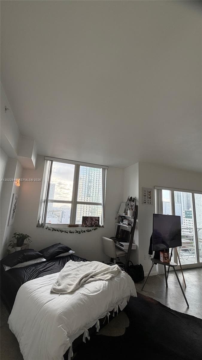 133 NE 2nd Ave # 1715, Miami FL 33132 — 5