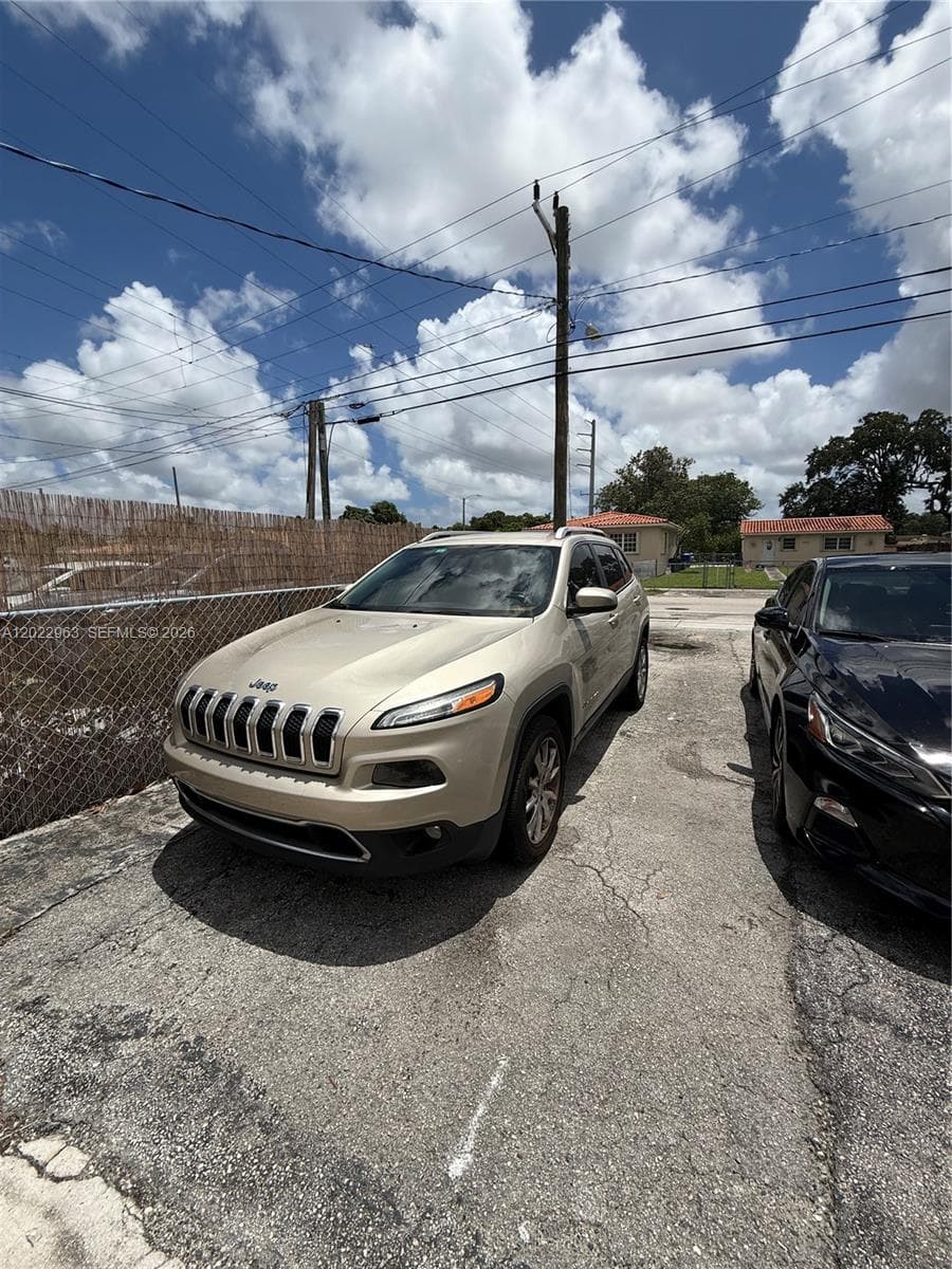 1046 NW 33rd Ave, Miami FL 33125 — 24