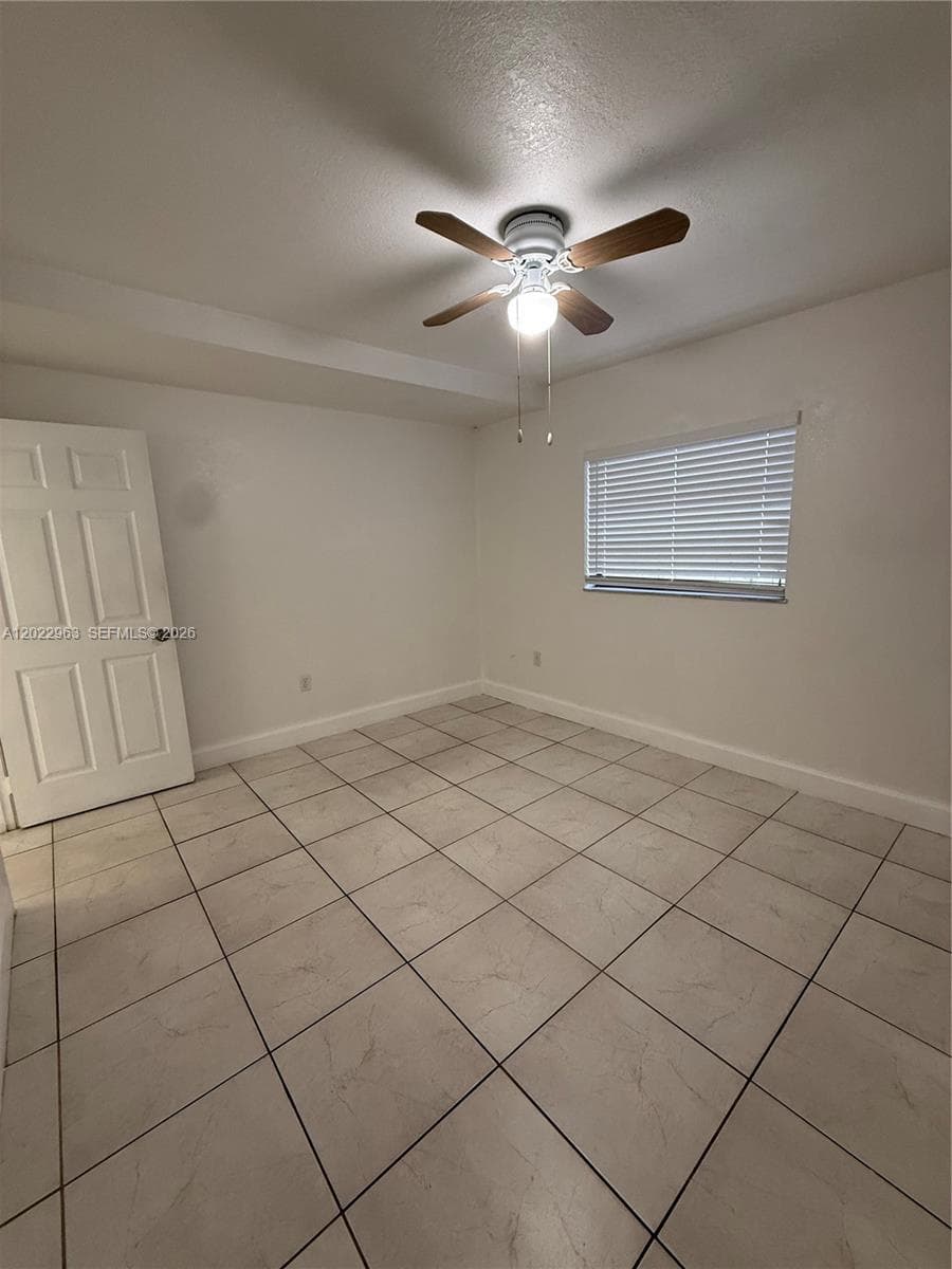 1046 NW 33rd Ave, Miami FL 33125 — 18