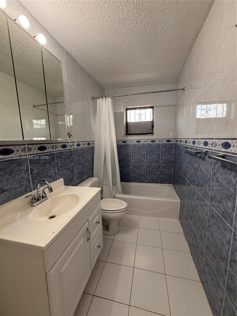 1046 NW 33rd Ave, Miami FL 33125 — 15