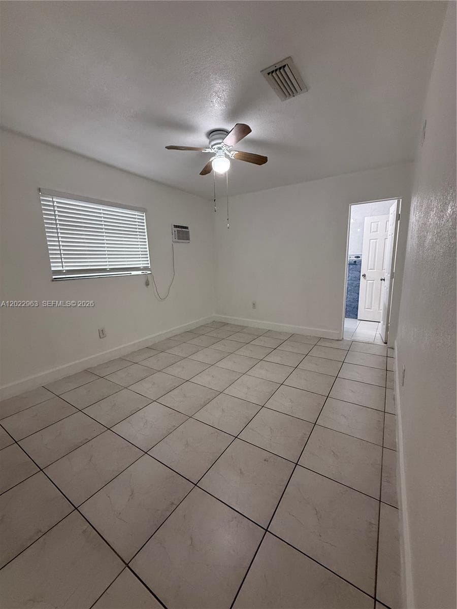 1046 NW 33rd Ave, Miami FL 33125 — 8