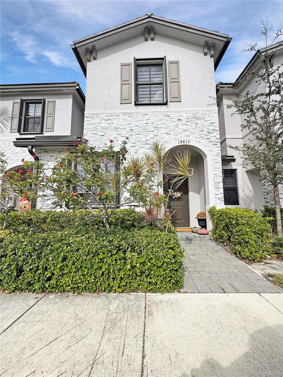 14813 SW 183rd Ter # 14813, Miami FL 33187 — 1