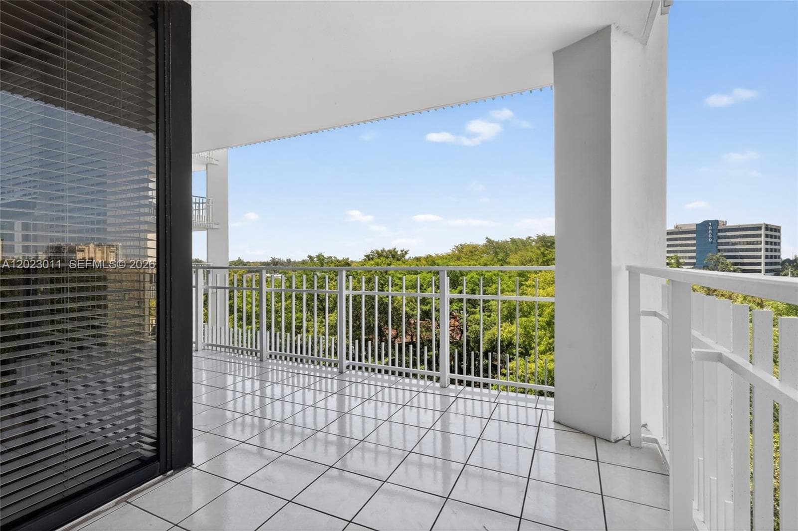 2000 Towerside Ter # 709, Miami FL 33138 — 21