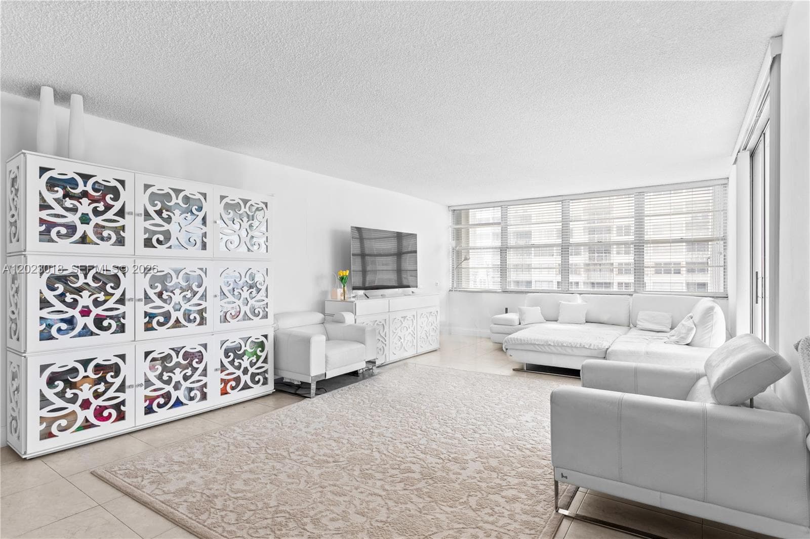 18051 Biscayne Blvd # 1105, Aventura FL 33160 — 1