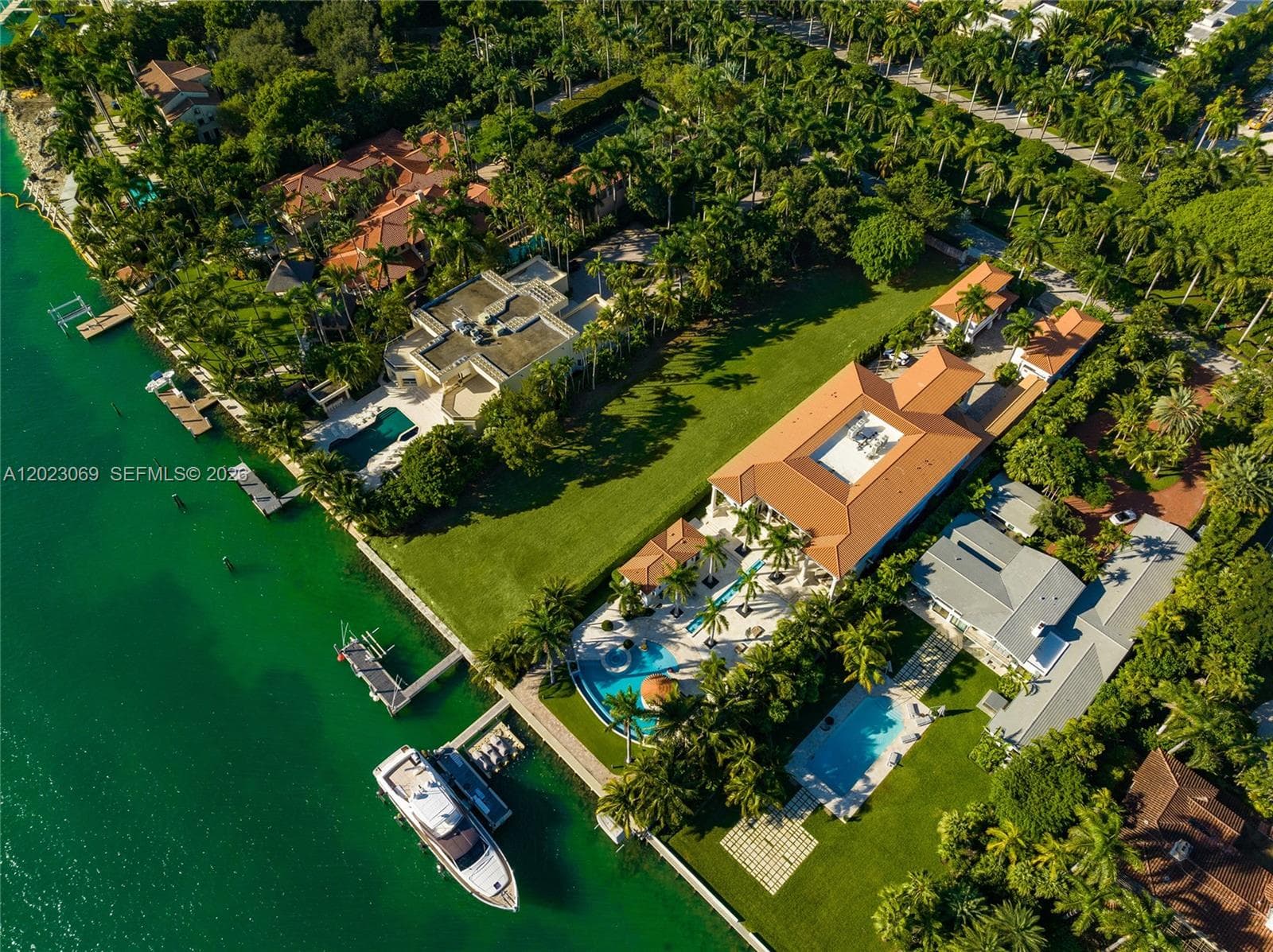 36 Star Island Dr, Miami Beach FL 33139 — 12